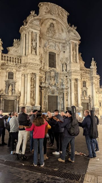 Las cuadrillas llevan los sonidos de la tradición y el folklore murciano a las calles del centro de Murcia - 4, Foto 4