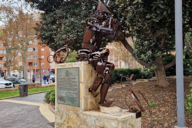 Restaurada la escultura de ´El flautista de Hamelín´ en el Parque de los Juncos - 1, Foto 1