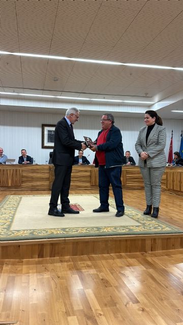 Un reconocido agradecimiento a los funcionarios municipales jubilados en 2023 - 1, Foto 1