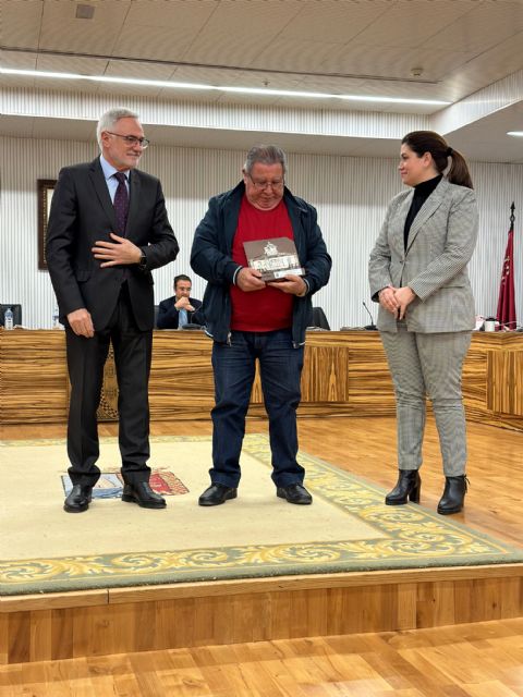 Un reconocido agradecimiento a los funcionarios municipales jubilados en 2023 - 2, Foto 2