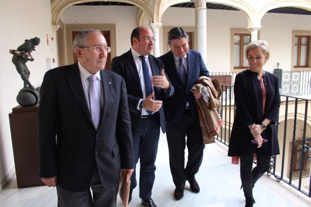 Pedro Antonio Sánchez traslada a los regantes un mensaje de tranquilidad al tener garantizada el agua para los próximos meses - 1, Foto 1