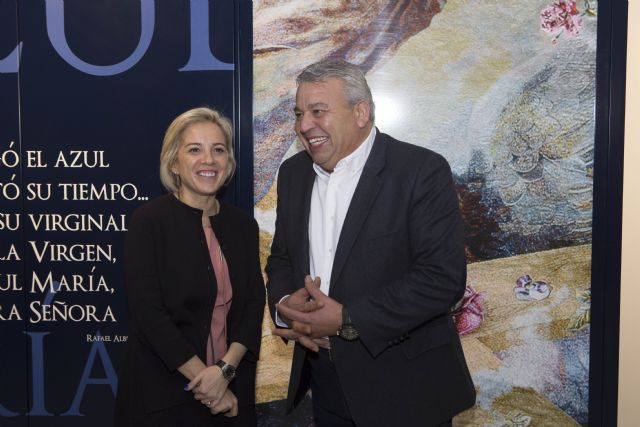 El Presidente del Paso Azul recibe en el MASS a la Pregonera de la Semana Santa 2016 - 1, Foto 1