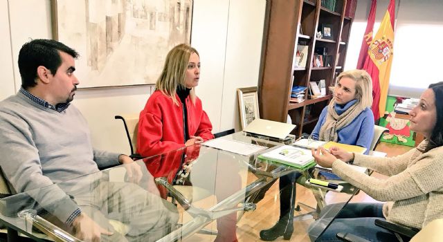 La alcaldesa Zapata y la consejera Cachá trabajan para acelerar las mejoras en los colegios torreños - 1, Foto 1