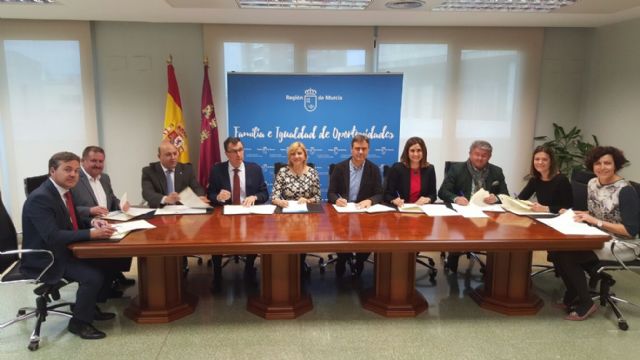 The City Council signs an agreement with the Autonomous Community to co-participate in the single file to expedite the procedures for users in the field of Social Services, Foto 3