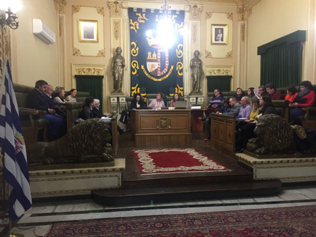 El pleno aprueba solicitar la implantación en el IES Arzobispo Lozano del grado medio 'Sistemas microinformáticos y redes' - 1, Foto 1