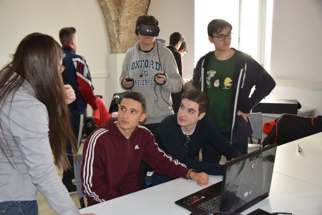 Cerca de 600 alumnos de Secundaria y Bachillerato harán prácticas de realidad virtual y Electrónica en el aula STEM de Teleco - 2, Foto 2