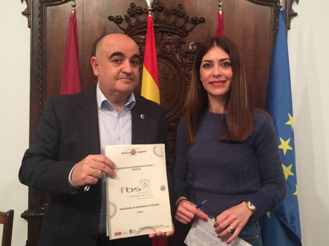 El Ayuntamiento pone en marcha por décimo año consecutivo el Plan de Desarrollo Gitano del que se benefician más de 100 lorquinos de los Barrios Altos en riesgo de exclusión social - 1, Foto 1