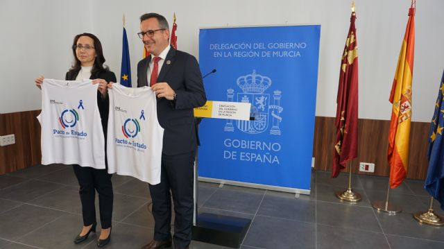 Diego Conesa confirma el reparto de cerca de 300.000 euros entre los 45 ayuntamientos de la Región de Murcia para financiar programas dirigidos a erradicar la violencia de género - 2, Foto 2