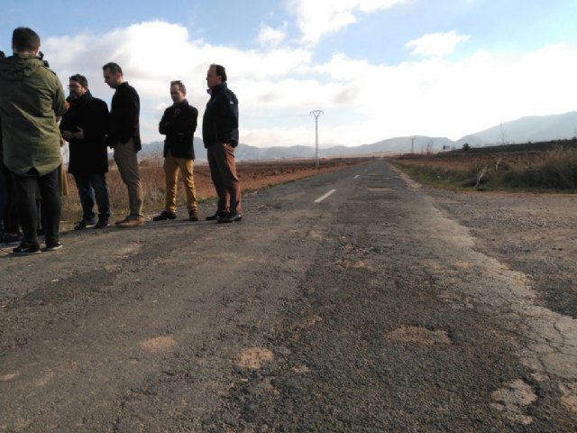 Ciudadanos solicita al Gobierno regional que explique los motivos por los cuales aún no han comenzado las obras para reparar la carretera de El Carche - 1, Foto 1