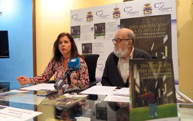 Comienzan las actividades programadas en Caravaca dentro de las jornadas 'Una educación para el siglo XXI' con 'Vulgarcito' - 1, Foto 1