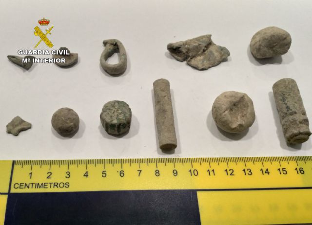 La Guardia Civil sorprende en Cehegín a tres presuntos expoliadores con piezas arqueológicas - 3, Foto 3