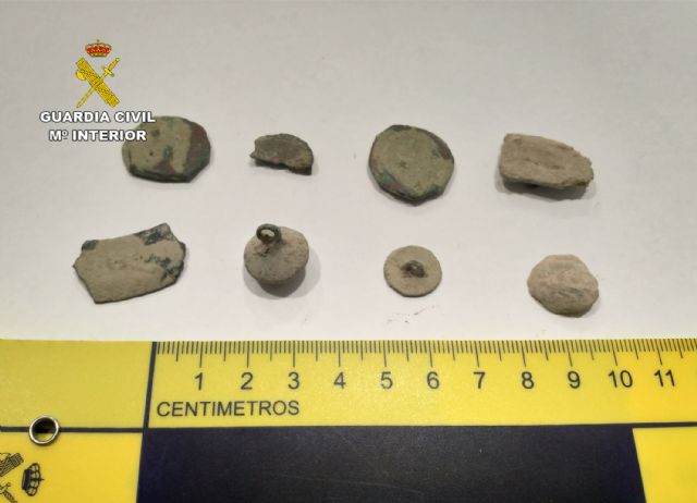 La Guardia Civil sorprende en Cehegín a tres presuntos expoliadores con piezas arqueológicas - 4, Foto 4
