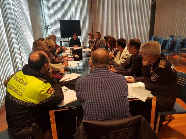 Aprobado el Plan Municipal de Absentismo y Abandono Escolar - 1, Foto 1