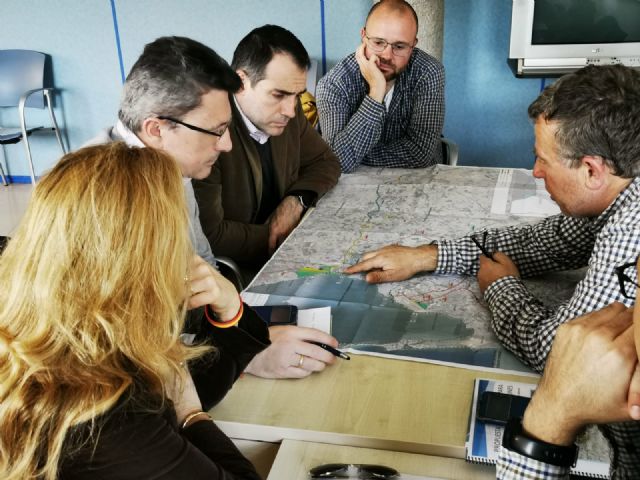 Representantes del GP VOX se interesan por el estado de Los Alcázares tras las inundaciones - 1, Foto 1