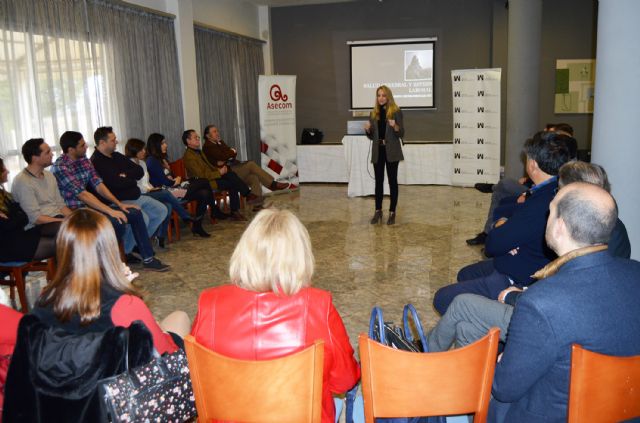 La directora de Psicología del hospital Mesa del Castillo, protagonista del Desayuno de ASECOM de enero - 3, Foto 3