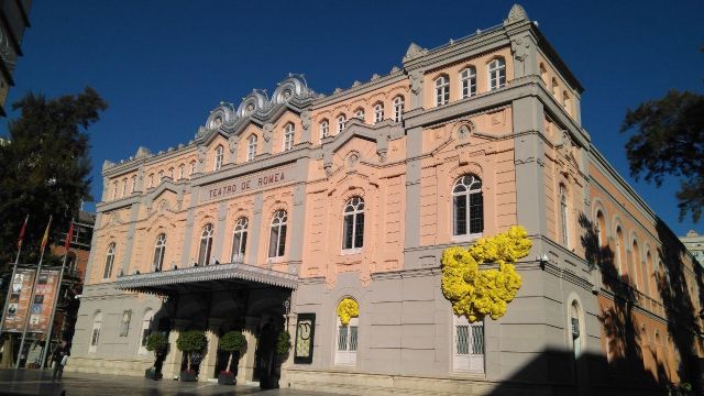 HUERMUR celebra la retirada de la distorsionante instalación de la fachada BIC del Teatro Romea - 4, Foto 4