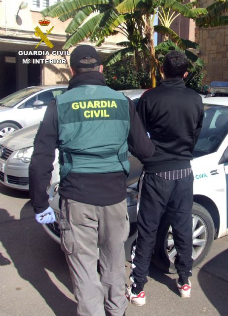La Guardia Civil detiene en Fuente Álamo a un joven dedicado a atracar comercios - 1, Foto 1