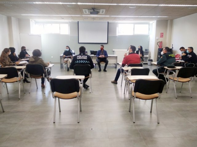 La Mesa de Coordinacin Policial analiza los datos de violencia de gnero en Alhama y Librilla, Foto 1