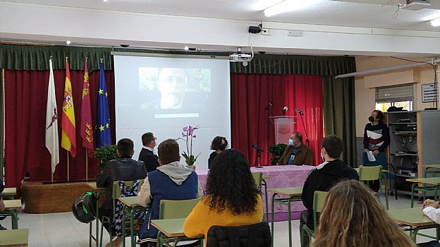 Acto Académico de presentación de la primera promoción del Bachillerato de Investigación de Totana, Foto 1
