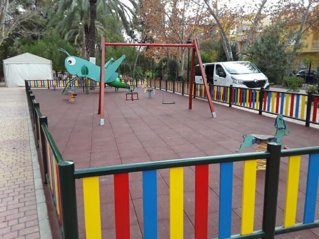 El Ayuntamiento de Lorca ejecuta trabajos para la remodelación de la zona infantil del parque de La Viña - 1, Foto 1
