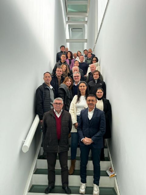 La Federación de Triatlón premia a los mejores deportistas de la temporada 2022 en una gala celebrada en el Teatro Victoria de Blanca - 2, Foto 2