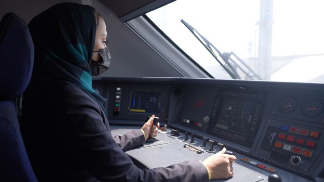 Renfe KSA incorpora a 34 maquinistas mujeres, las primeras en la historia de Arabia Saudí en desempeñar esta profesión - 1, Foto 1