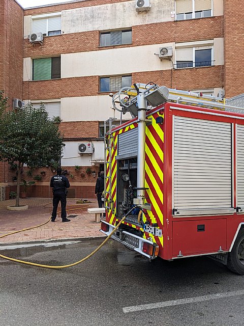 Incendio de una vivienda en un edificio en la Calle Goya, Jumilla - 1, Foto 1