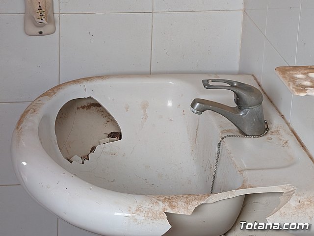 Comienza el expediente para licitar el contrato de redacción del proyecto, dirección y coordinación de Seguridad y Salud para la recuperación y mejora del equipamiento Casas de La Santa - 1, Foto 1