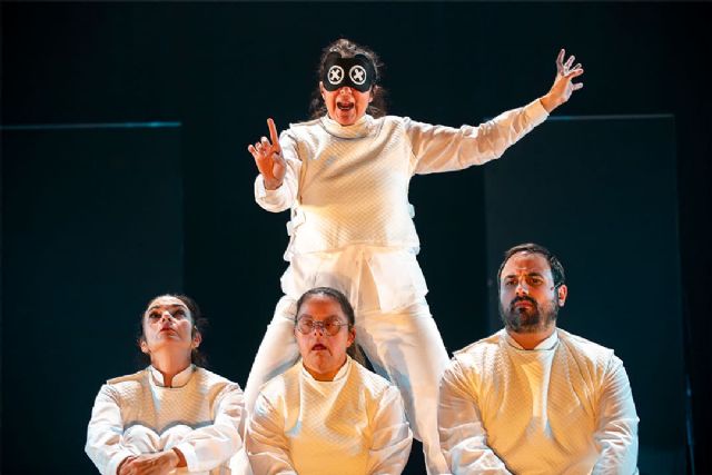 La compañía murciana Cía Deconné presenta en El Siscar (Santomera) el espectáculo 'Cría Cuerdos' - 1, Foto 1