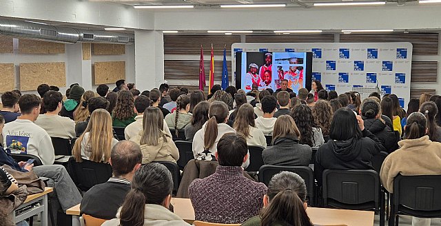 El guerrero masai charla con universitarios de Murcia para animarles a crear proyectos con propósito - 2, Foto 2
