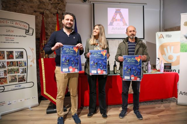 Regresa a Lorca la propuesta gratuita 'Arte Neón y Vino', esta vez en pareja, para fomentar la creatividad de los jóvenes - 2, Foto 2