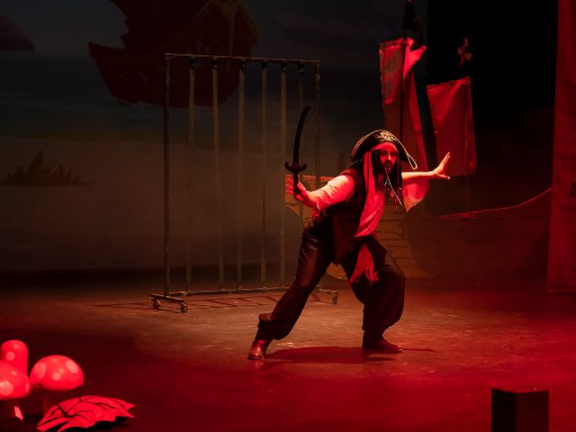 Drilo se lanza a la aventura en la búsqueda del Pirata Barbanegra en el Auditorio Municipal de Calasparra - 2, Foto 2