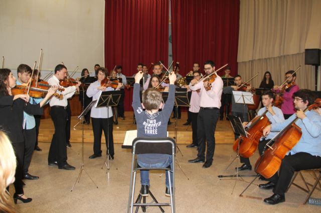 La Orquesta Universitaria de Murcia presenta en Puerto Lumbreras su concierto ´Descubriendo a Mozart y Beethoven´ - 1, Foto 1