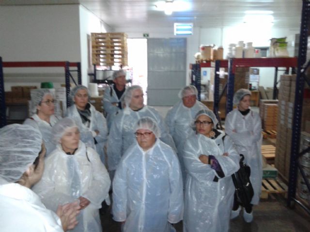 Users of the Day Centre for Persons with Mental Illness visit the facilities of the pastry business "Vigala", Foto 3