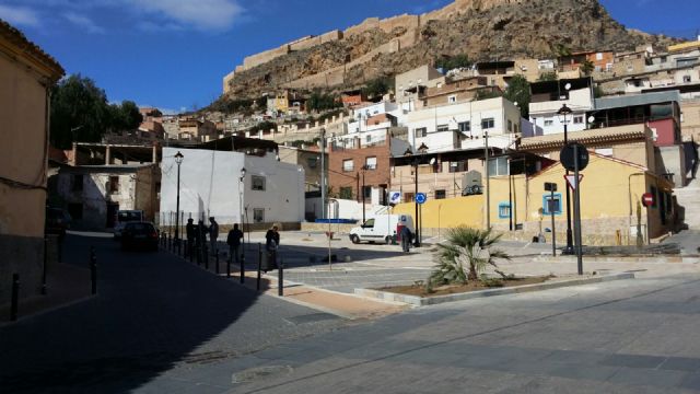 El PSOE pregunta a qué alto cargo espera el PP para abrir el nuevo parking-plaza situado frente a San Patricio - 1, Foto 1