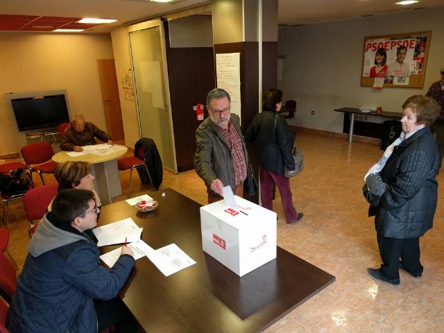 Totana Socialist militants largely support the investiture agreement between PSOE and Citizen, Foto 4