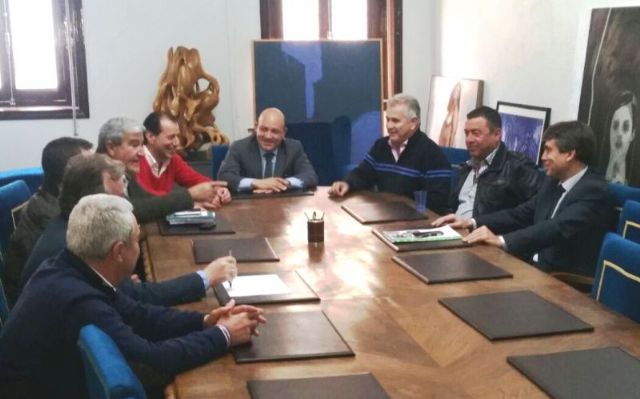 El alcalde se reúne con los cooperativistas agrarios y plantea un convenio con FECOAM - 1, Foto 1
