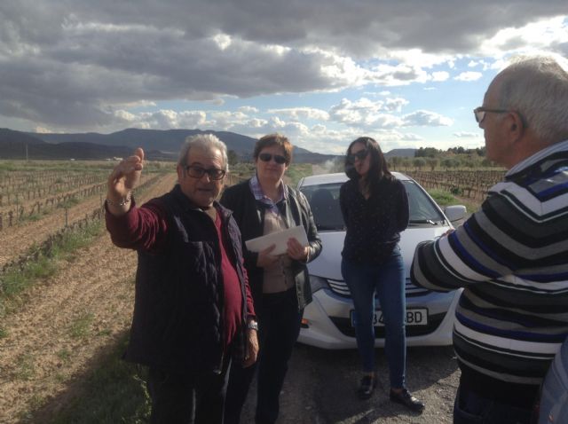 El PSOE reclama desde la carretera del Ardal el arreglo de los 14 kilómetros de esta vía que soporta un notable tráfico agrícola - 1, Foto 1