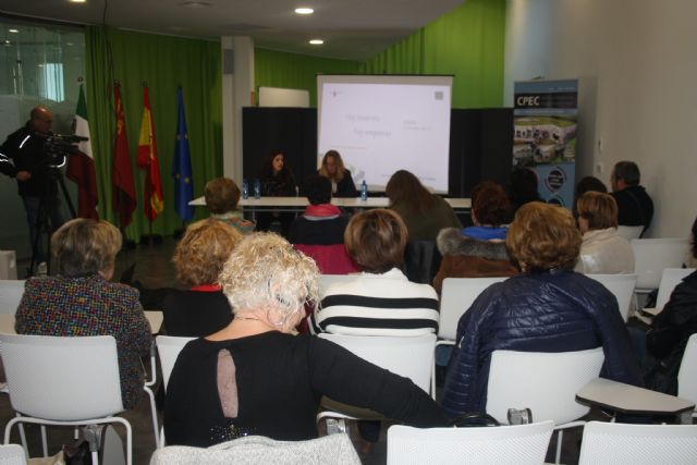 Celebrada en Cehegín una Jornada en la que se ha reivindicado el papel de la mujer como emprendedora - 3, Foto 3