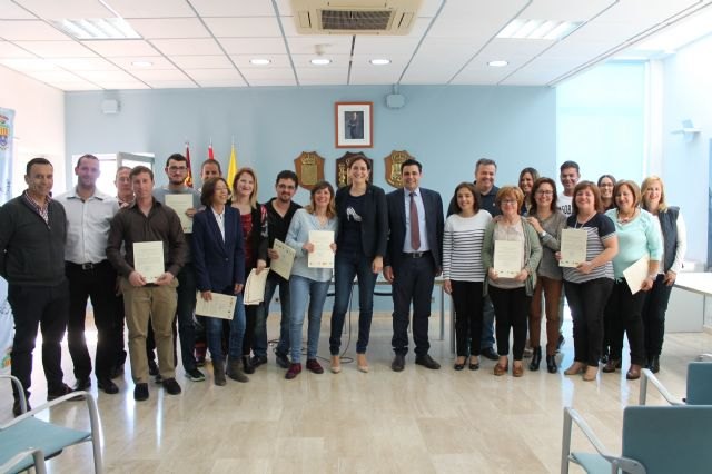 Un total de 18 desempleados de Archena completan un programa de la Comunidad que les permite trabajar en el sector de la jardinería - 1, Foto 1