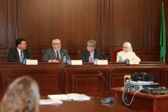 La Comunidad mejora la calidad asistencial a las personas mayores en función de sus nuevas necesidades - 1, Foto 1