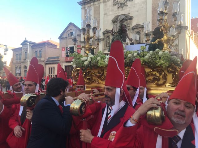 Fernando López Miras asiste a la procesión de Los Coloraos en Murcia - 3, Foto 3