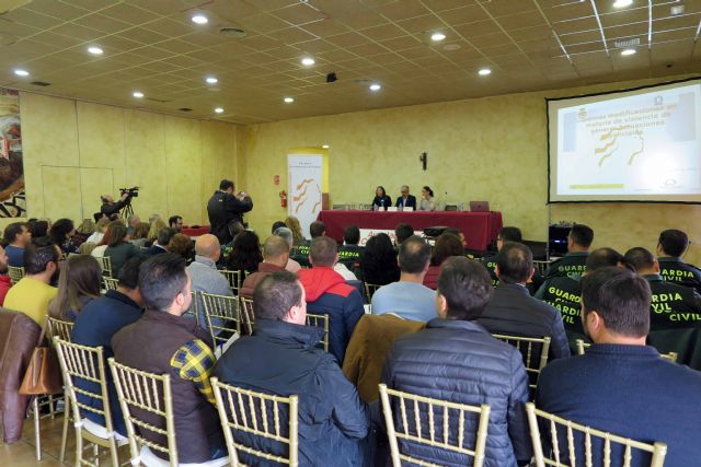 Cuerpos y Fuerzas de Seguridad, junto a técnicos de otros ámbitos, participan en una jornada sobre los cambios legislativos en violencia de género - 3, Foto 3