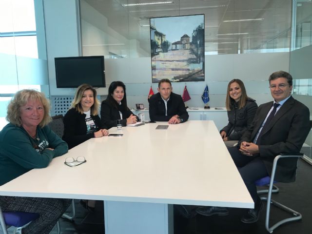 El Alcalde recibe a la nueva titular del Registro de la Propiedad de Torre Pacheco, Marta Amat Garrido - 3, Foto 3