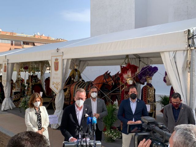 La exposición extraordinaria Fragmentos traslada la procesión blanca a la calle - 2, Foto 2