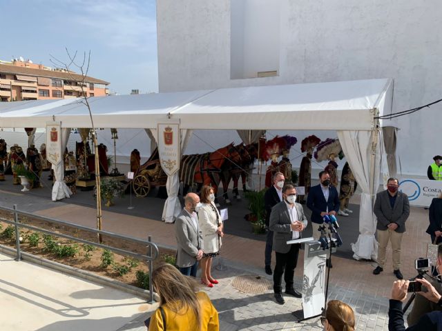 La exposición extraordinaria Fragmentos traslada la procesión blanca a la calle - 4, Foto 4