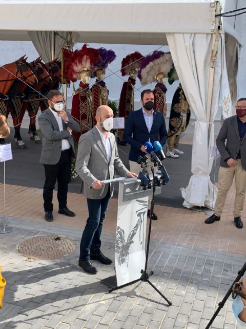 La exposición extraordinaria Fragmentos traslada la procesión blanca a la calle - 5, Foto 5