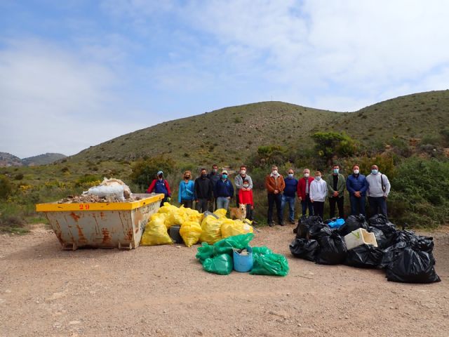 ARBA Cartagena-La Unión realiza una macrolimpieza de escombros y residuos en Portmán - 2, Foto 2
