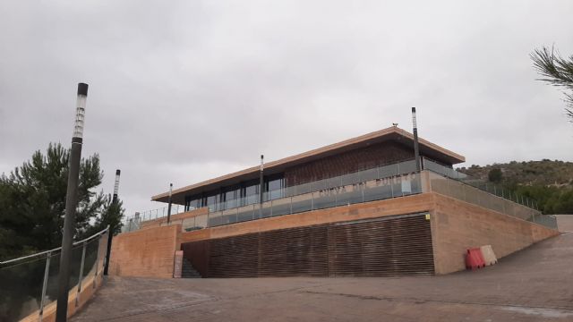 Somos Región denuncia el cierre del centro de visitantes de la Cueva del Puerto - 1, Foto 1