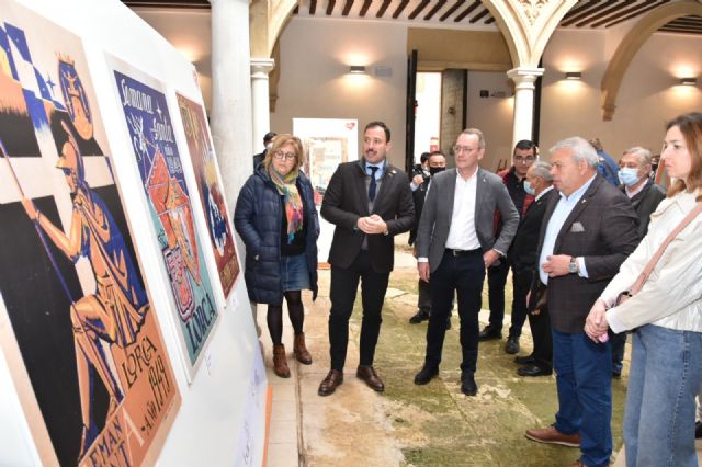 El vicealcalde inaugura la exposición de carteles de la Semana Santa de Lorca - 3, Foto 3
